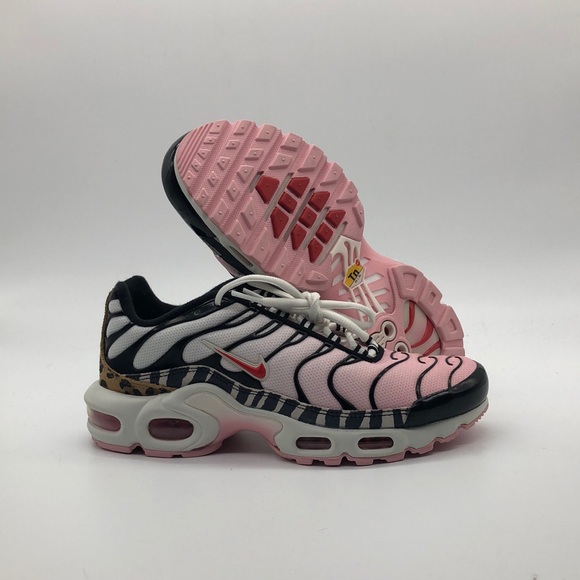 Nike Shoes - Women’s Nike AirMax Plus Pink/White/cheetah print DZ4842-600 USED Size 7